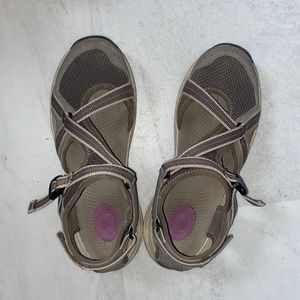 Tech Ewasa water sandals size 9
